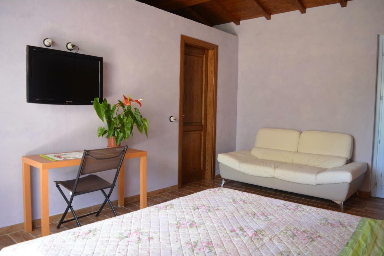 Rifugio Nel Bosco Bed & Breakfast Риети Стая снимка